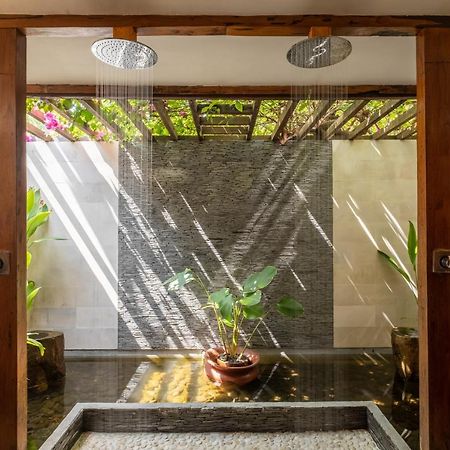 גילי טרוונגן Gili Teak Beach Front Resort מראה חיצוני תמונה