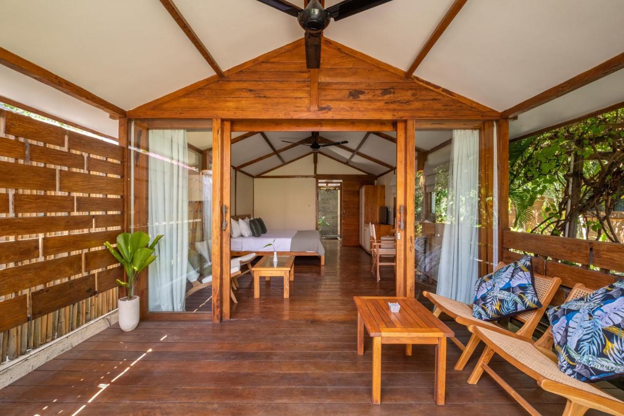 גילי טרוונגן Gili Teak Beach Front Resort מראה חיצוני תמונה