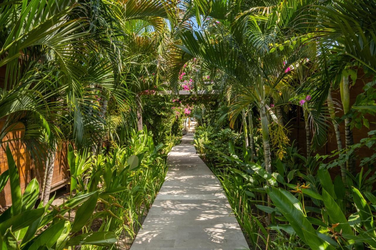 גילי טרוונגן Gili Teak Beach Front Resort מראה חיצוני תמונה