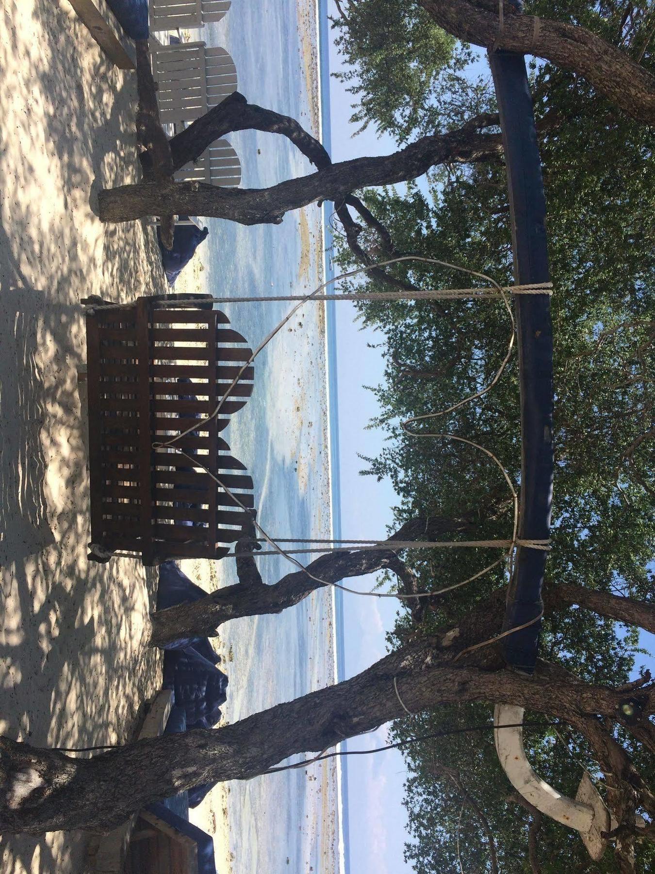 גילי טרוונגן Gili Teak Beach Front Resort מראה חיצוני תמונה