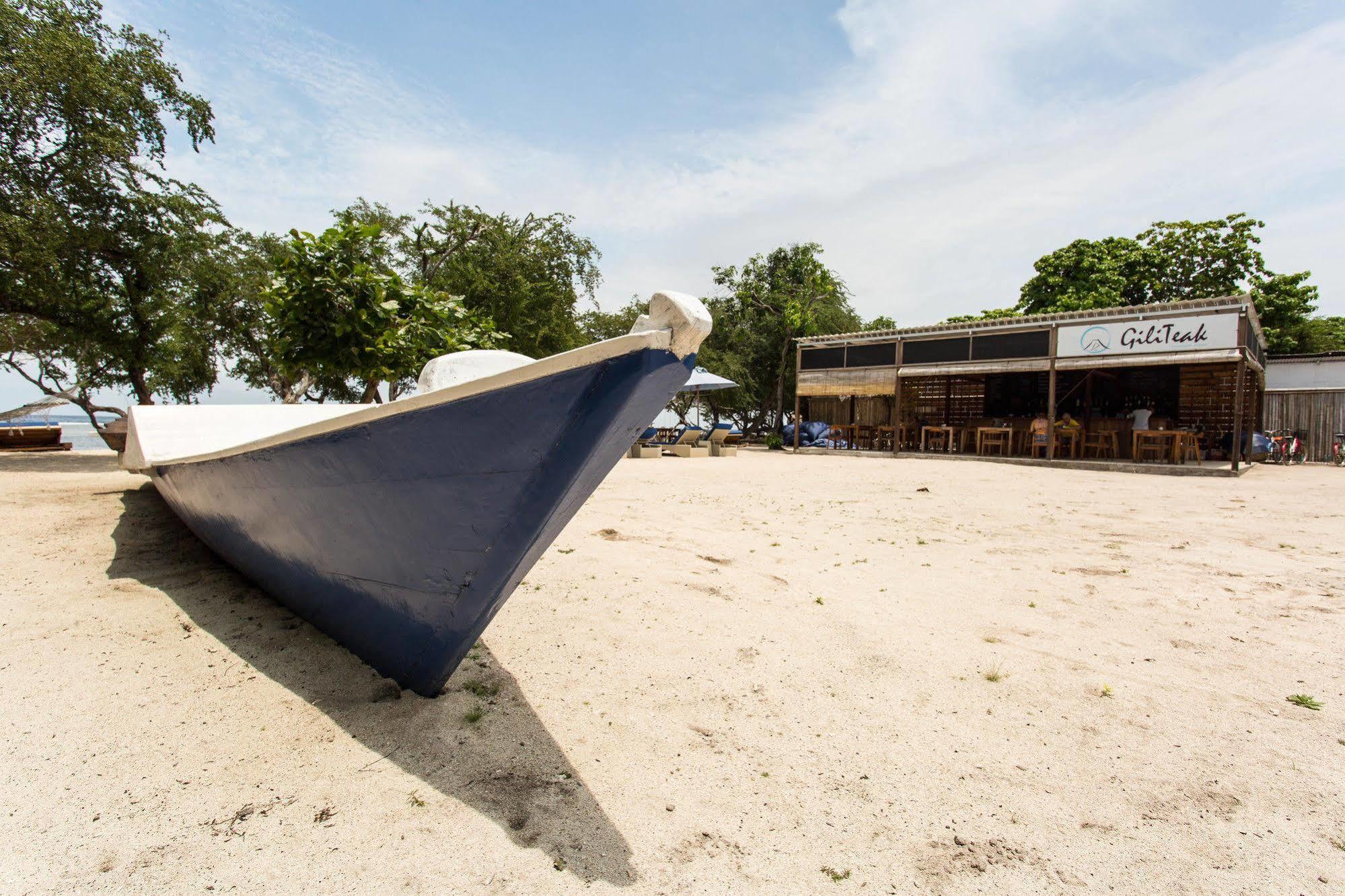 גילי טרוונגן Gili Teak Beach Front Resort מראה חיצוני תמונה